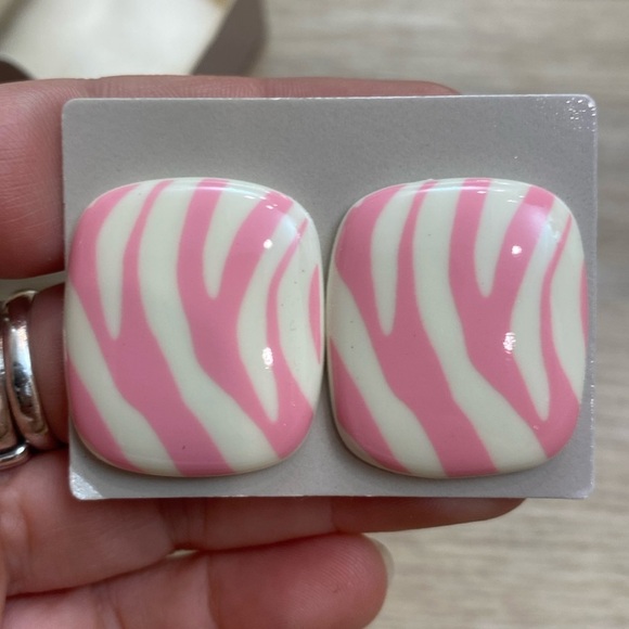 NIB Vintage Avon Zebra Stripe Pierced Earrings - Picture 3 of 7